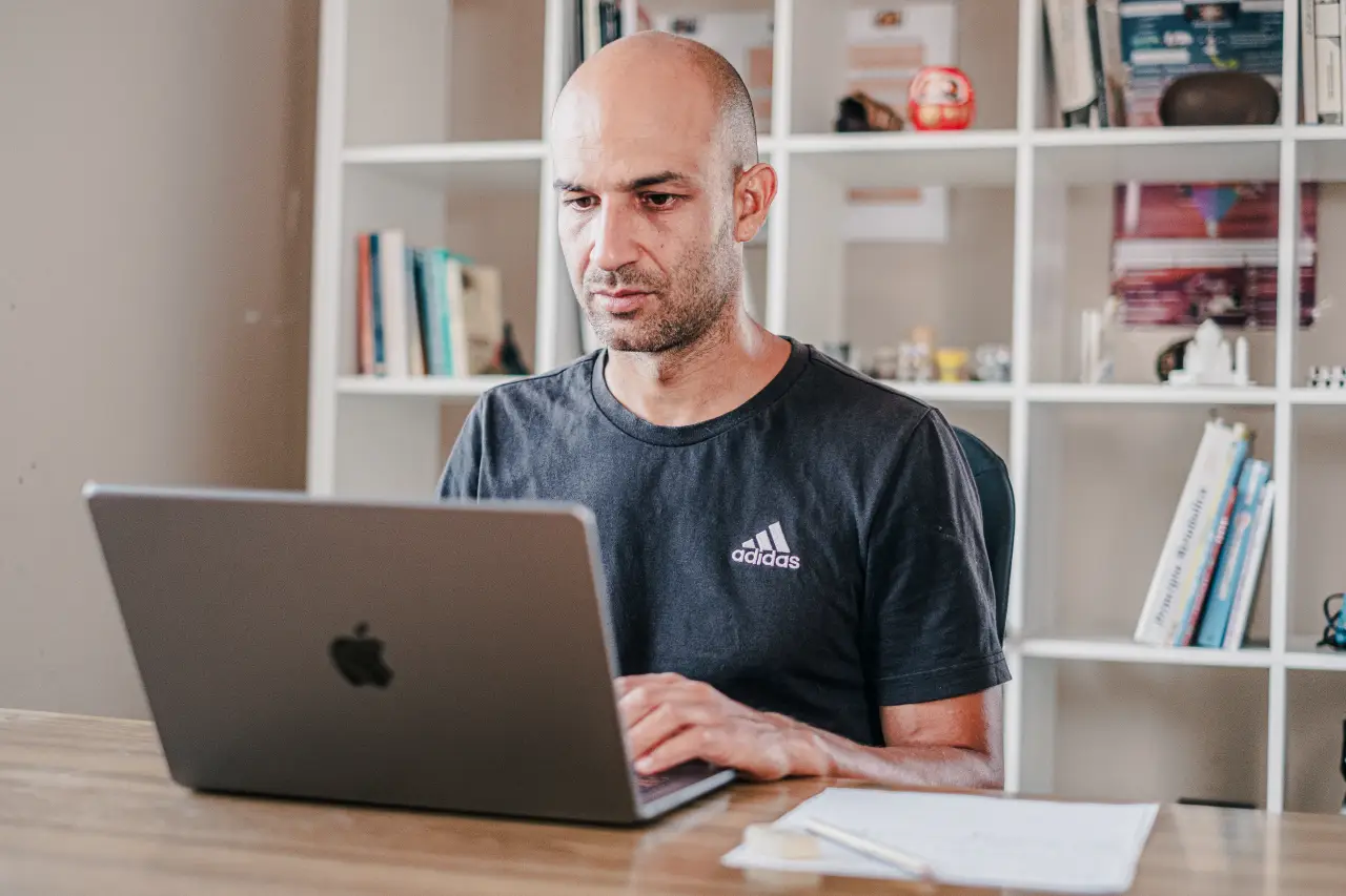 Pepe Atendiendo Llamadas de clientes